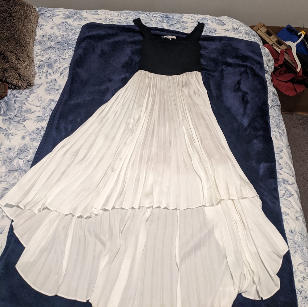 Women's Jennifer Lopez Medium Black and white Dress